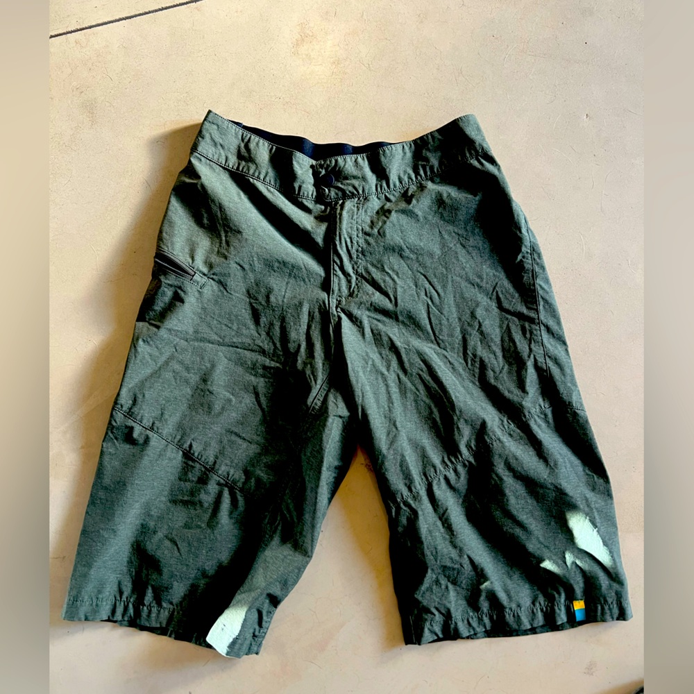 Yeti bike shorts.